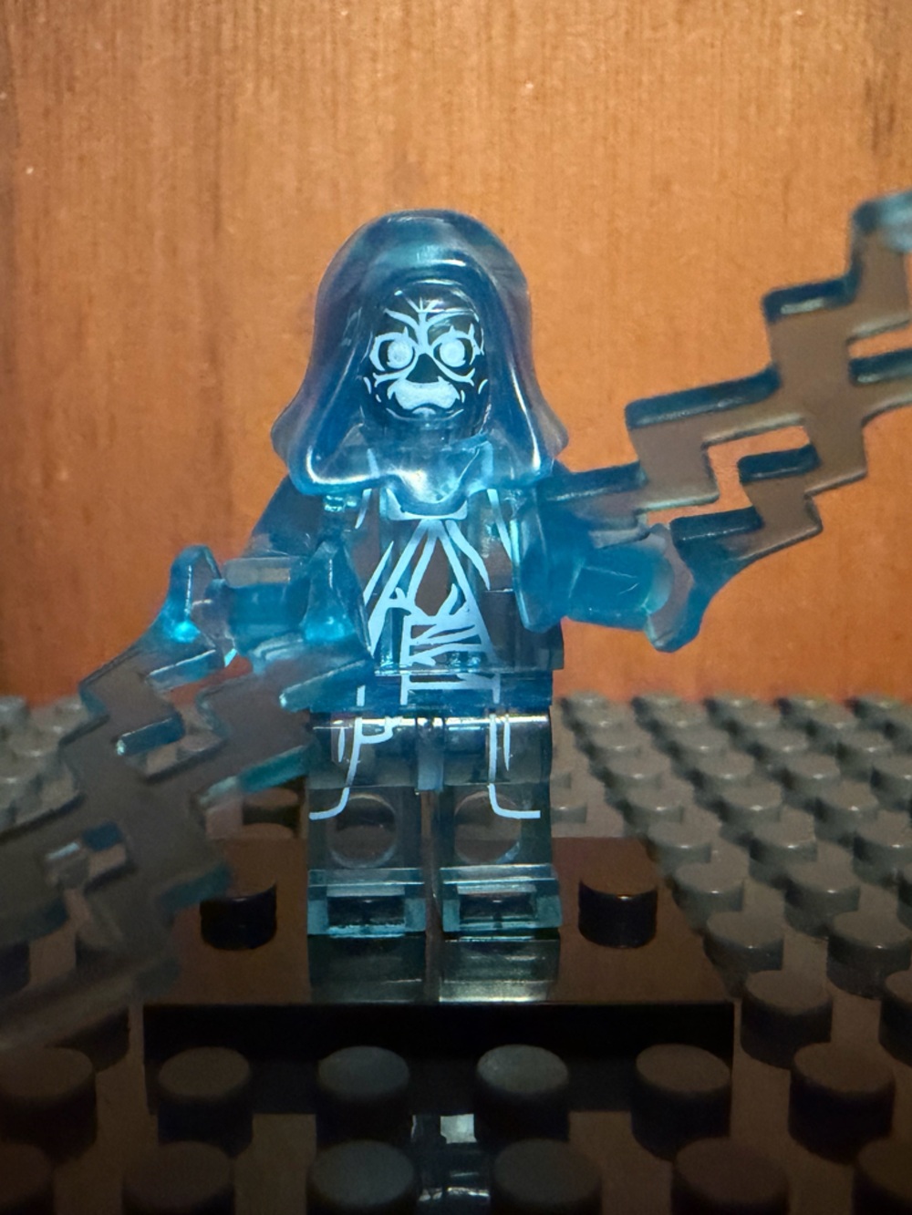 Star Wars - Holo Emperor Palpatine Minifigure with Lightning Accessories